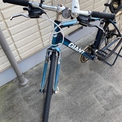 ライト付・スタンド付・鍵付き クロスバイク GIANTジャイアントescape 