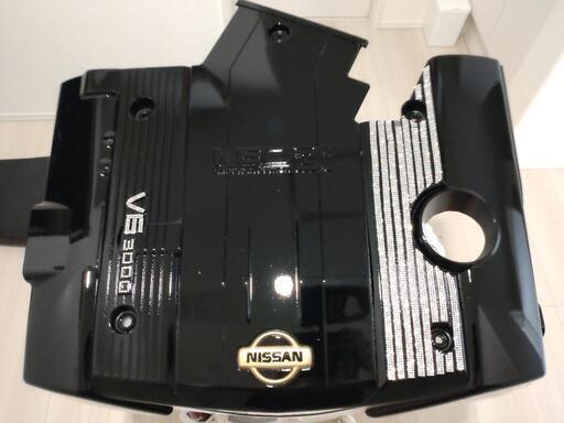 y34 セドリックグロリアエンジンカバー　スワロフスキー加工　塗装仕上げ