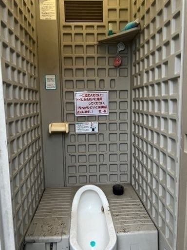 仮設トイレ