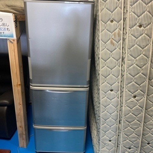^_^  シャープ　冷蔵庫　350リットル　2019年製　キズが多いので格安です　両開き