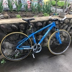 TREK クロスバイク  8.3DS  3×8の24段変速、ディスクブレーキ　しっかり止まる。