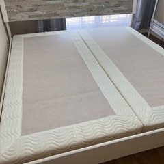 最終値下げ!!!  Ashley キングサイズ　ベッドフレーム　マットレス　セット　7月15日まで