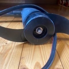 サウザーエレキジョンボート バッテリーほぼ新品ボートアタッチメント付き