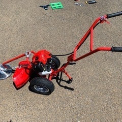 タイヤ付エンジン草刈機 手押し草刈り機　らくらく作業　最強42.7.cc 新品チップソーおまけ付