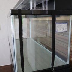 【大型水槽】専用棚付き120水槽上部フィルター蛍光灯照明付き　アロワナ水槽　熱帯魚水槽　海水魚水槽　