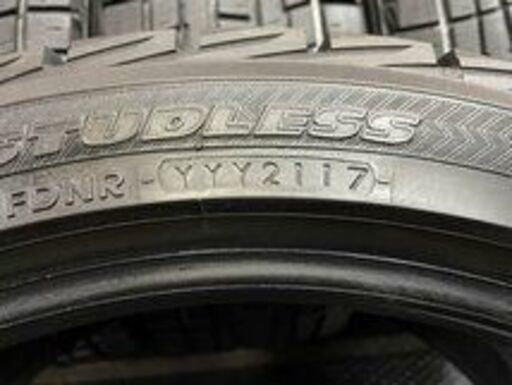 走行短め YOKOHAMA ice GUARD iG30 255/40R19 19インチ スタッドレス 4本 2017年製 audi/A6アバント/A8等　(TA547)クレジットカード QRコード決済可能