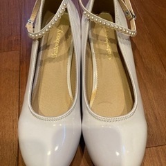 【ネット決済】【お譲り先決定】白エナメル靴　24.0cm