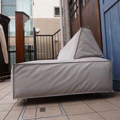 SEMPRE(センプレ)の SO-11 ソフトキューブ 3人掛けソファです！直線的なデザインが魅力のモダンスタイルのソファ。フェザー仕込みのクッションで、快適な座り心地を提供してくれます♪替えカバー付CE229