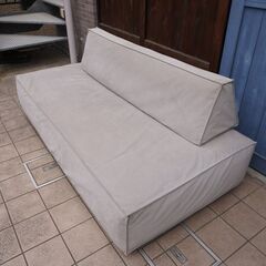 SEMPRE(センプレ)の SO-11 ソフトキューブ 3人掛けソファです！直線的なデザインが魅力のモダンスタイルのソファ。フェザー仕込みのクッションで、快適な座り心地を提供してくれます♪替えカバー付CE229