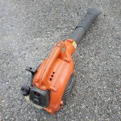 ハスクバーナ 125B エンジンブロワ【リライズ野田愛宕店】【店頭取引限定】【中古】管理番号：IT14XGR4W98R ハスクバーナ 125B エンジンブロワ【野田愛宕店】【店頭取引限定