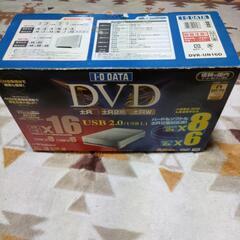 DVD 外付け　DVR-UN16D