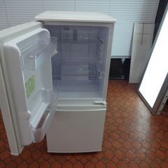 ID 020948 冷蔵庫 2ドア シャープ 137L 左開き 2019年製 SJ-D14E-W