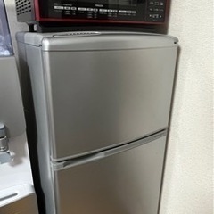 【無料でお譲りします】冷蔵庫・電子レンジ・TV台・ケトル