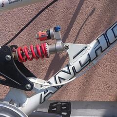 ダウンヒル　マウンテンバイク