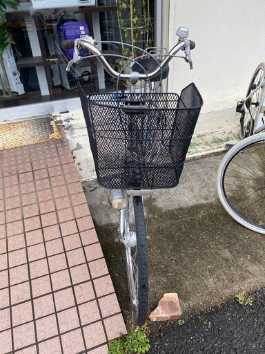 【リサイクルショップどりーむ天保山店】●168●　自転車　シルバー色　LEDオートライト付き♪　２７インチ リサイクルショップどりーむ天保山店】○168○ 自転車 シルバー色 LED