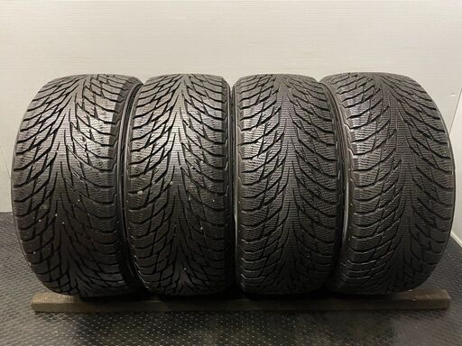 走行短め nokian HAKKAPELIITTA R2 245/45R18 18インチ スタッドレス 4本 2017年製 ベンツ/Vクラス VOLVO/V90等　(TC563)クレジットカード QRコード決済可能