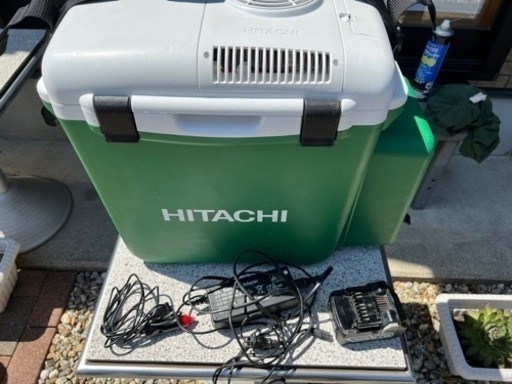 車載用‼️日立HITACHI 製‼️電動クーラーボックス‼️冷温庫１００vシガライター‼️バッテリーok