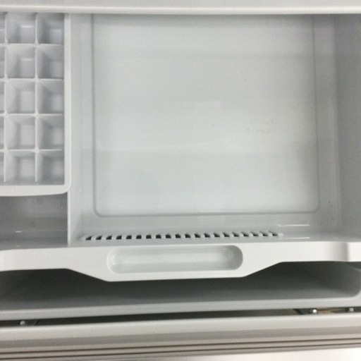 E-114【ご来店頂ける方限定】Hisenseの3ドア冷凍冷蔵庫です 