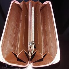 【新品未使用】かなりお買い得です。パイソン本革長財布