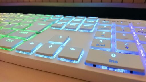TESORO 白いゲーミングキーボード　ホワイト　JIS日本語配列