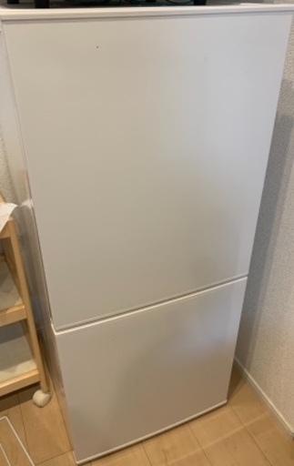 冷蔵庫　霜取り機能付き　Hisence HR-D1303