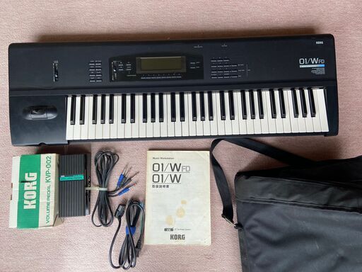 鍵盤楽器、ピアノ KORG01/W