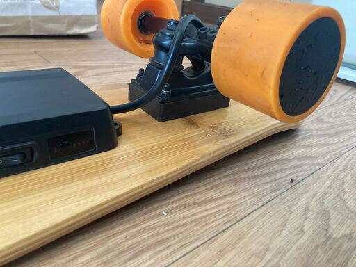 キントーン社製の電動スケボー(kintone EZ)リモコン不要！ボード