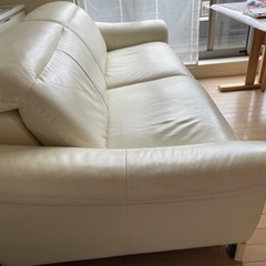 ニトリ2人用両電動本革リクライニングソファ