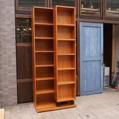 THE CONRAN SHOP  取り扱い スペインのPunt MoblesよりVincent Martinez デザイン Literatura チェリー材 書棚。機能性の高いスライドブックシェルフ♪CE233