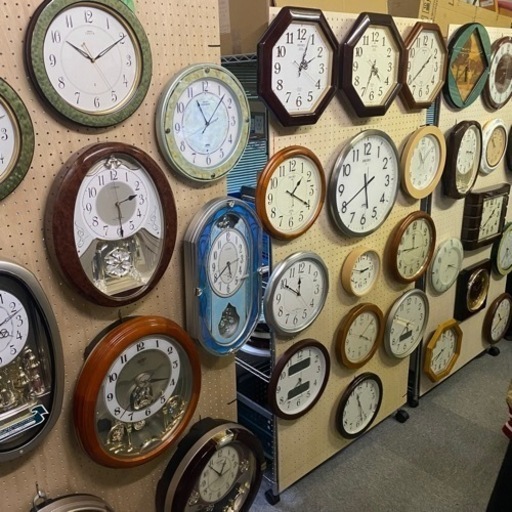 壁掛け時計色々揃えています！便利な電波時計からレトロ古時計まで
