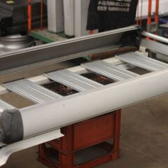 キャンターダンプなどアルミ製ルーフキャリア　キレイです。キャンター標準幅ロールーフ用です。