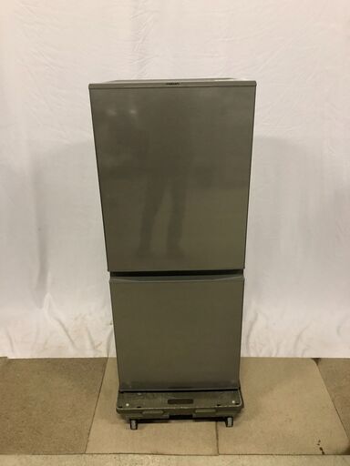 【美品】 AQUA 2022年製冷蔵庫 AQR-13M 126L 46L大容量フリーザー 低温フリーケース　ノンフロン冷凍冷蔵庫