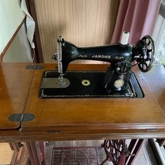 足踏みミシン〖大幅値下げ〗