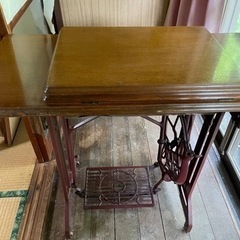 足踏みミシン〖大幅値下げ〗