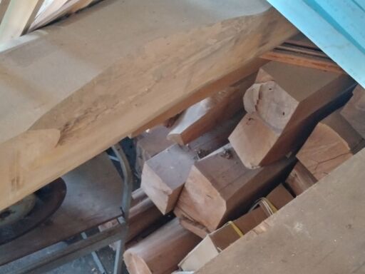 欅 柱や桁材等に