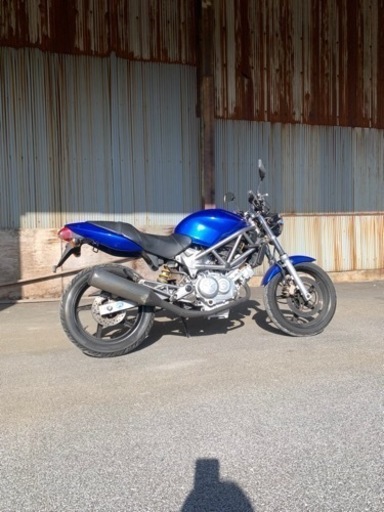 一時中断します！　ホンダ　VTR 250 バイク　中古車　250cc オートバイ