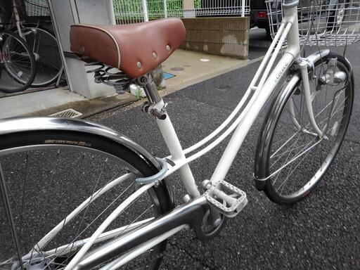 中古自転車２０５７　前後タイヤ新品！　ブリヂストン　ロココ　L２７３　２７インチ　３段ギヤ　LEDダイナモライト