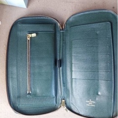 ルイヴィトン長財布(^_^)