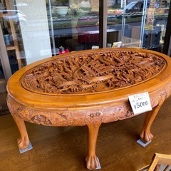 木彫りの芸術テーブルです！