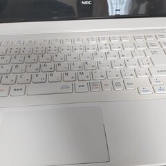 綺麗 白NEC 高速SSD240 高性能5世代i3搭載 メモリ8G ブルーレイ