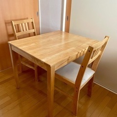 ダイニングテーブルセット（テーブル、椅子2脚）