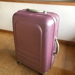 キャスター付スーツケース、ピンク