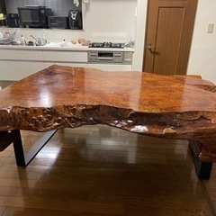 天然木　ダイニングテーブル　一枚板　1900cm x 1600cm 厚さ13cm