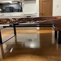 天然木　ダイニングテーブル　一枚板　1900cm x 1600cm 厚さ13cm