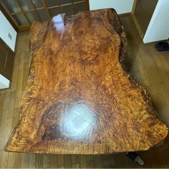 天然木　ダイニングテーブル　一枚板　1900cm x 1600cm 厚さ13cm