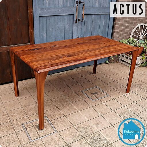 ACTUS(アクタス)で取り扱われていたLINK ウォールナット材 ダイニングテーブルです。ナチュラルな質感とシンプルなデザインは置く場所を選ばず、北欧スタイルやカフェ風などにおススメの食卓♪CE302