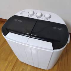 ミニマルな二槽式洗濯機　