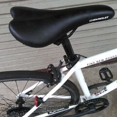 クロスバイク CHEVROLET ６段変速 700 アルミ ホワイト 配送無料