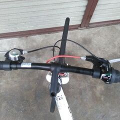 クロスバイク CHEVROLET ６段変速 700 アルミ ホワイト 配送無料