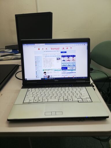FUJITSU LIFEBOOK E741/D 15.6インチ液晶 Corei5-2520M 4GB FUJITSU LIFEBOOK E741/D 15.6インチ液晶 Corei5-2520M 4GB